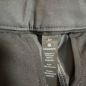 Grey mens Lululemon ABC pants/sweatpant slacks. Size 31